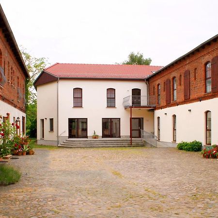 Hotel Landhaus Heinrichshof Jüterbog Exterior foto